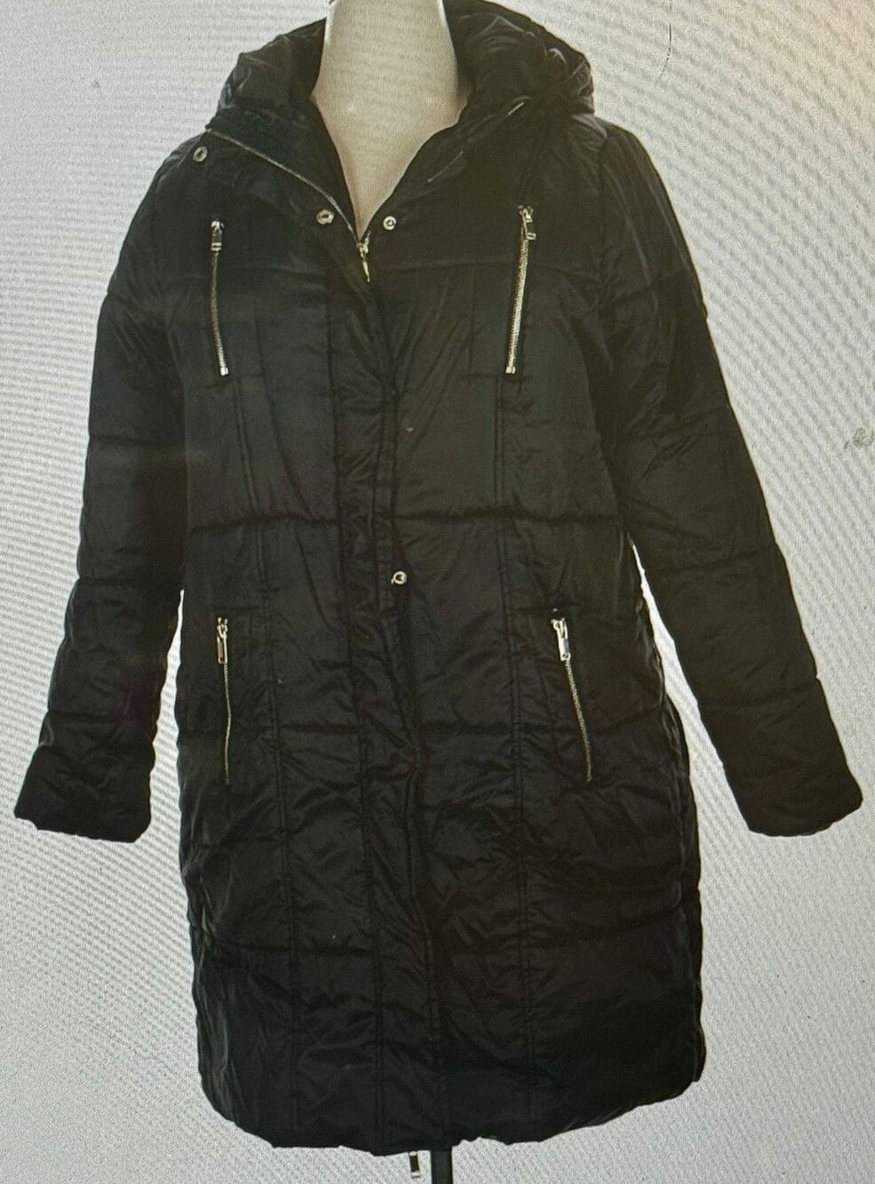 Torrid Size 2X Plus Black Coat w/zippers Excellent Condition